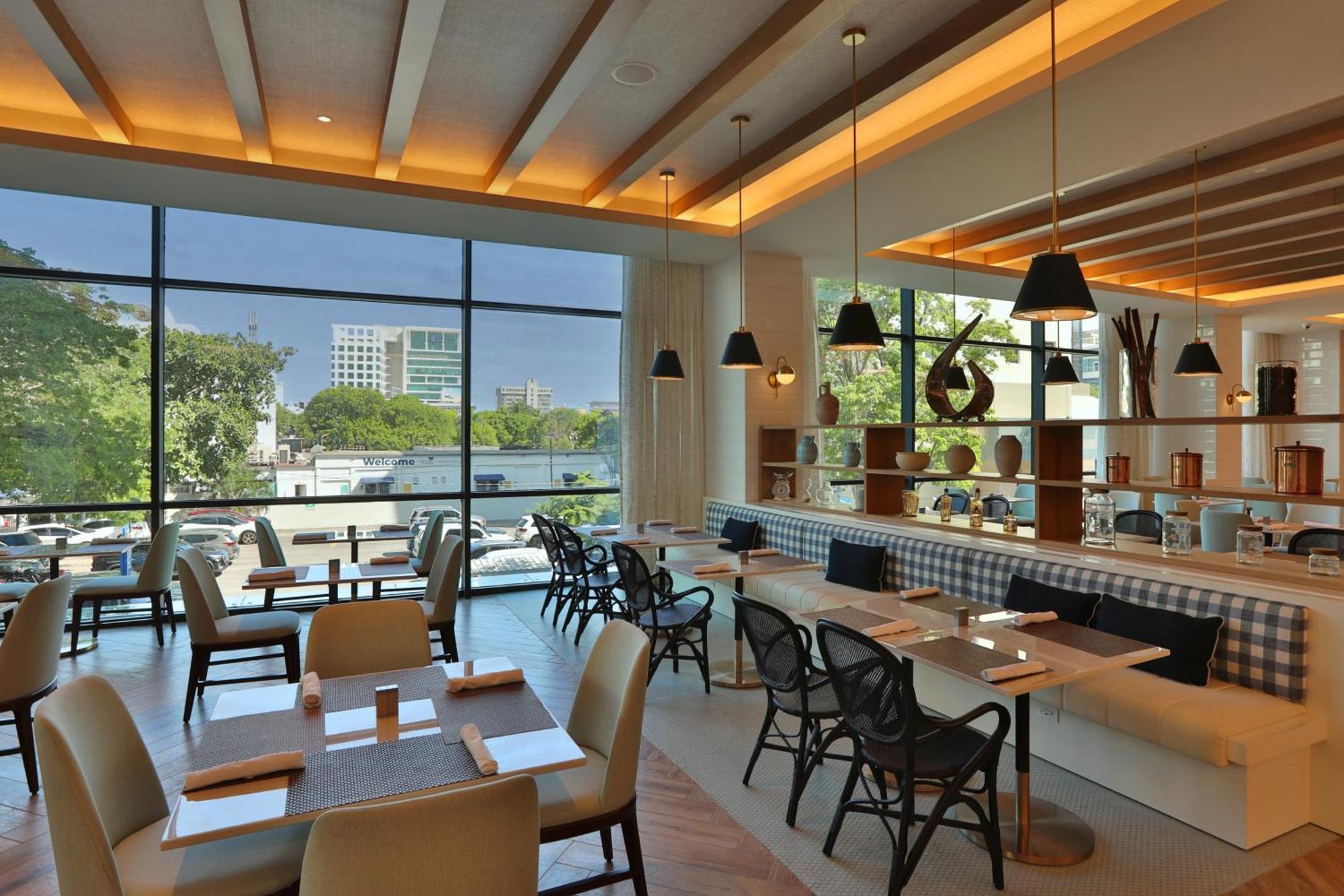 Courtyard By Marriott Santo Domingo Piantini Hotel Екстериор снимка