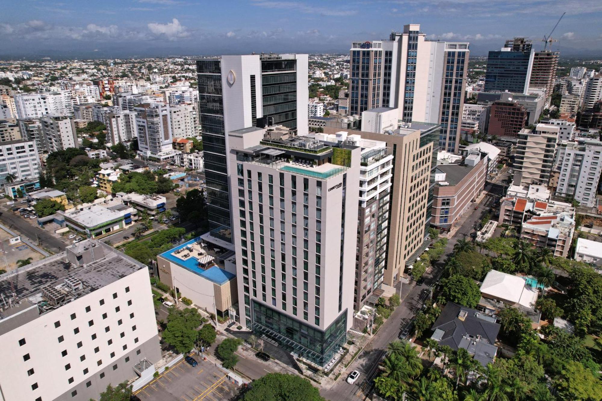 Courtyard By Marriott Santo Domingo Piantini Hotel Екстериор снимка