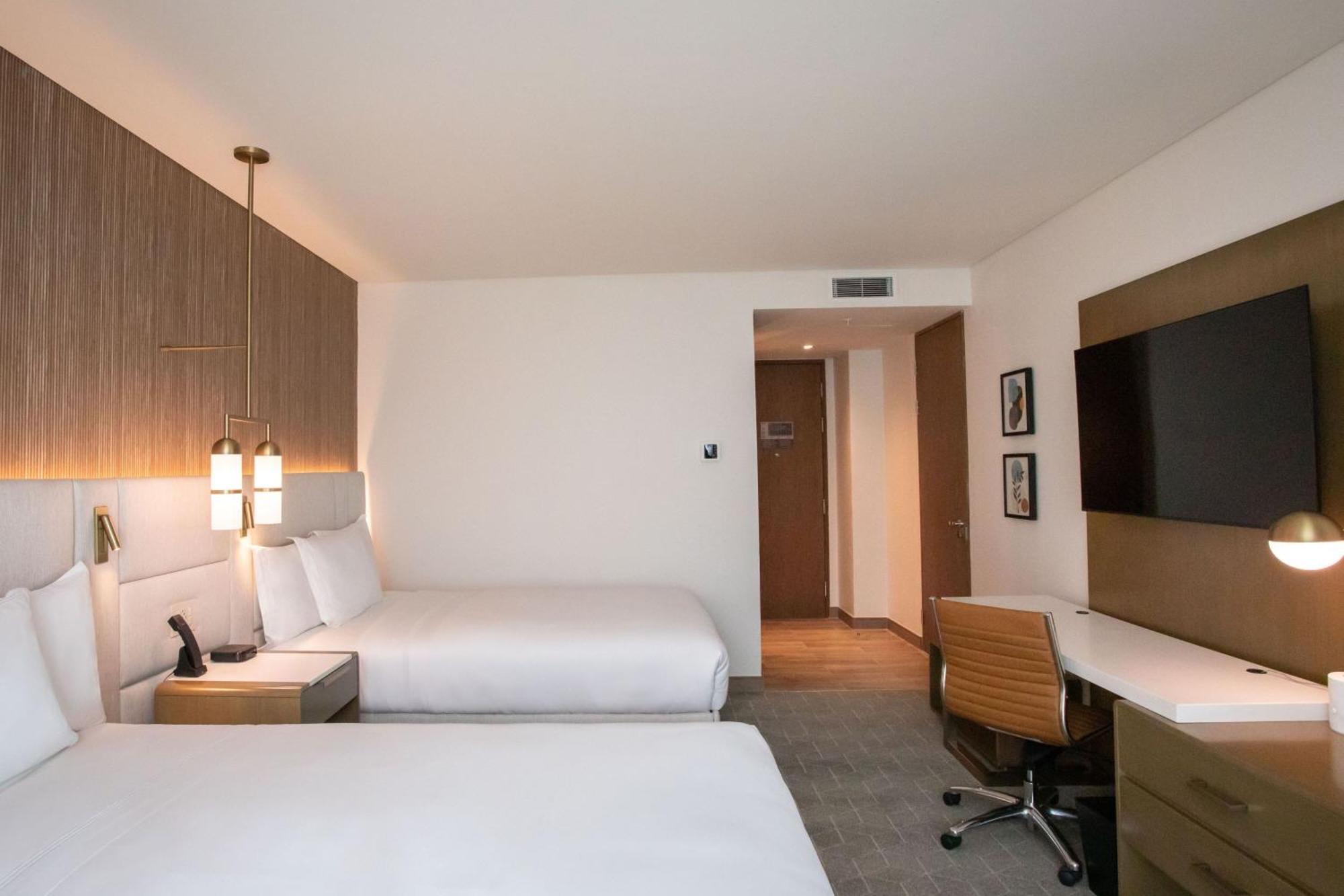 Courtyard By Marriott Santo Domingo Piantini Hotel Екстериор снимка